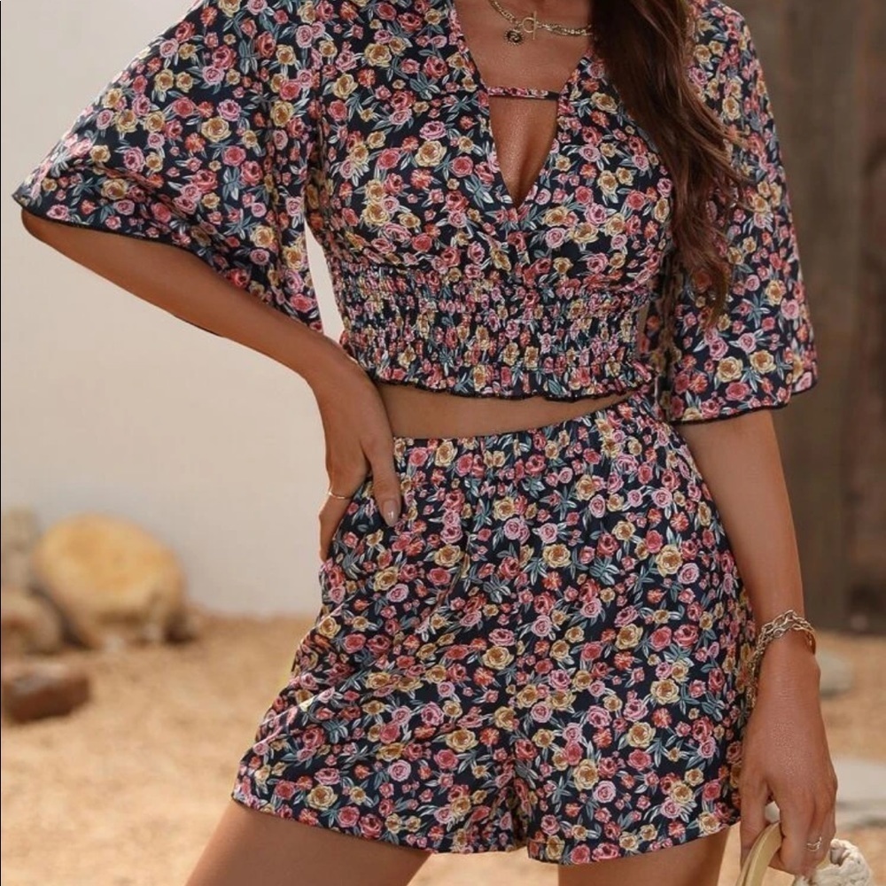 Ditsy Floral Shirred Flutter Sleeve Top & Shorts - Size L Cottagecore